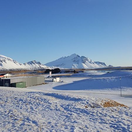 Hvita Husith, Kirkjubraut 48 Apartment Höfn Екстериор снимка