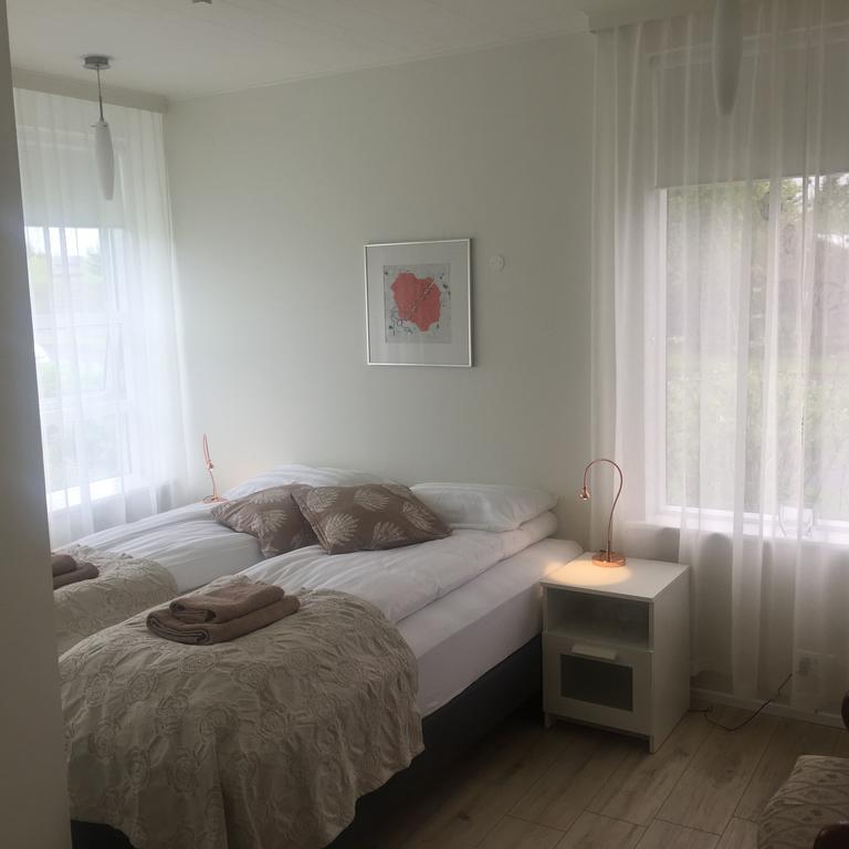 Hvita Husith, Kirkjubraut 48 Apartment Höfn Екстериор снимка